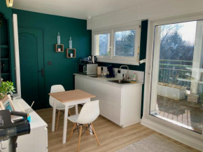 Appartement avec terrasse et parking gratuit accolé